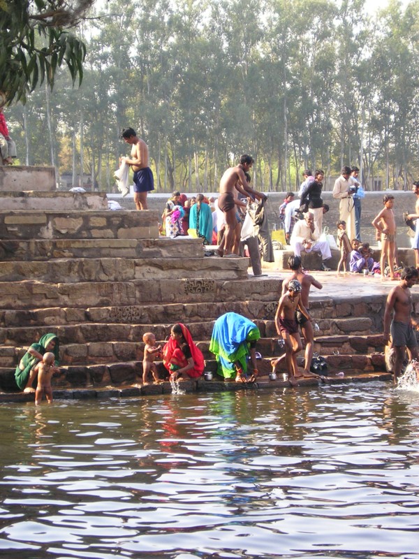 Le lac sacr� de Khajuraho
